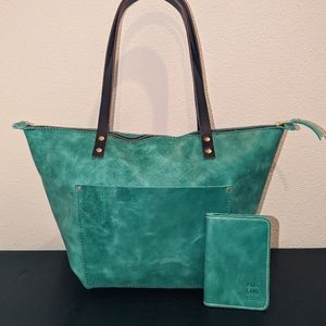 Portland Leather Goods - Reef Tote Zipped & Passport - Medium Or Large - New